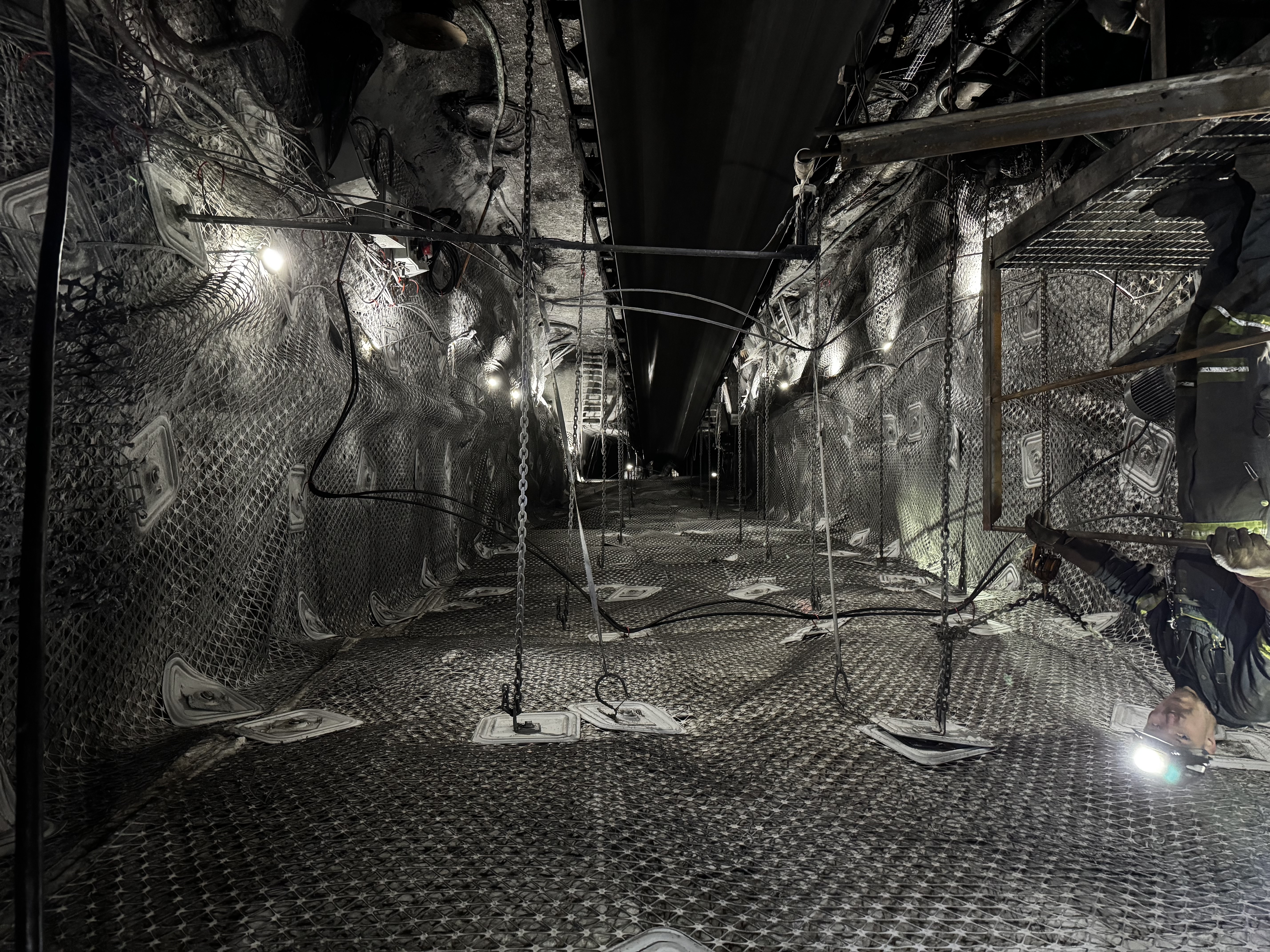 Underground mine tunnel